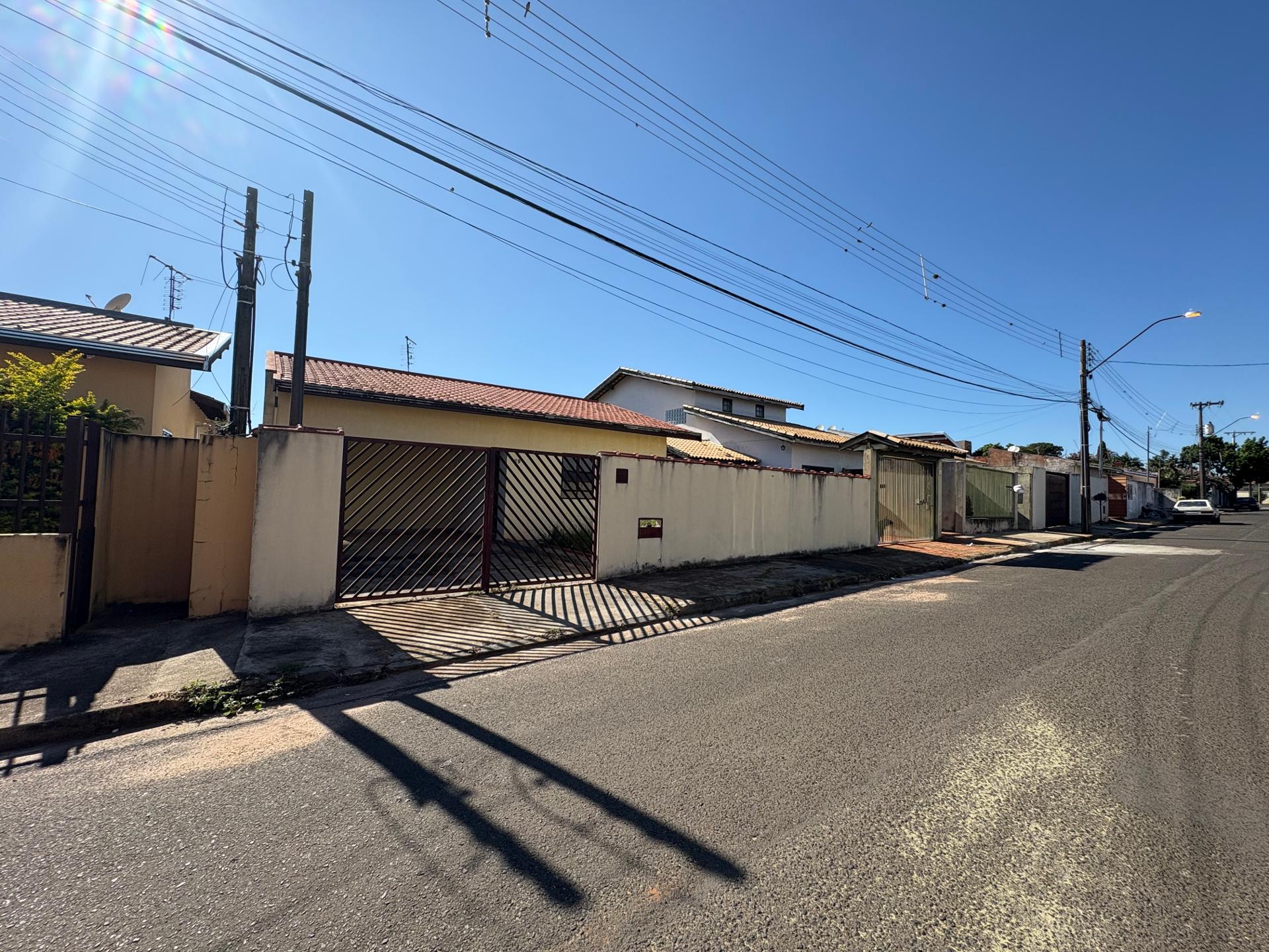 Casa para alugar com 2 quartos, 420m² - Foto 16