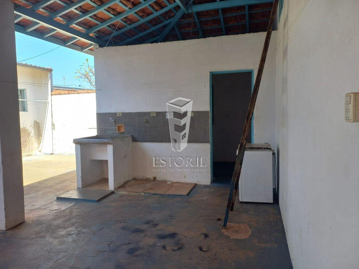 Casa à venda com 2 quartos, 270m² - Foto 8