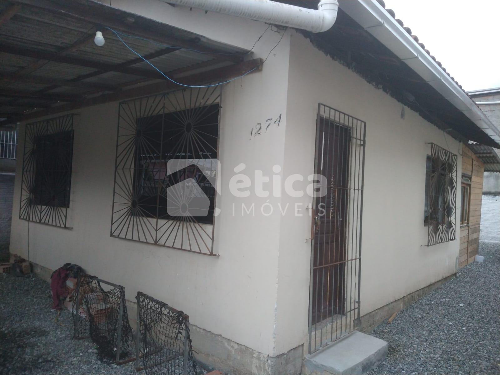 Venda Imperdível  Casa Espaçosa com 2 Dormitórios no Bairro Co...