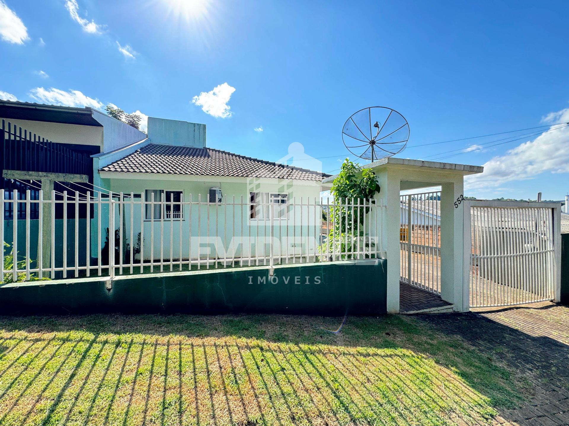 CASA EM CONDOMÍNIO LOCALIZADO NO BAIRRO FRARON