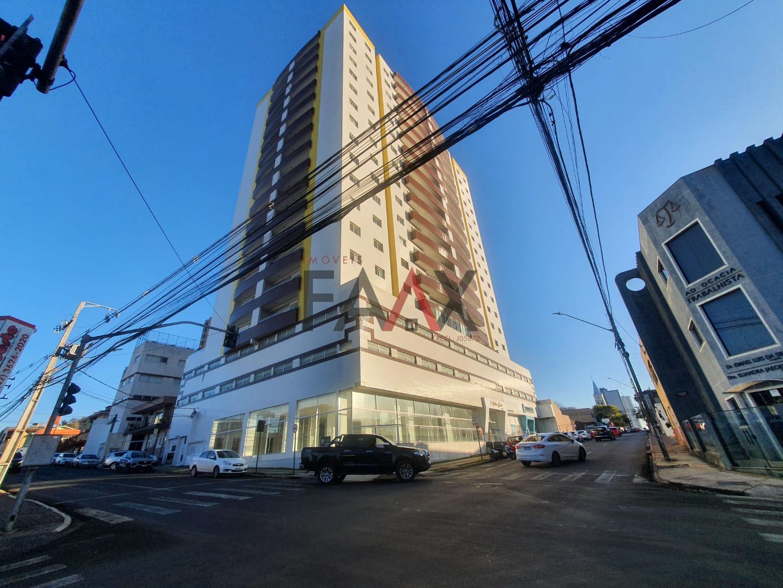 Apartamento à Venda no Edifício Golden Garden no Centro em Guarapuava - PR