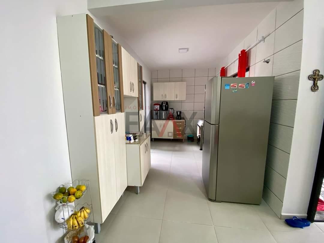 Casa à venda com 2 quartos, 65m² - Foto 9