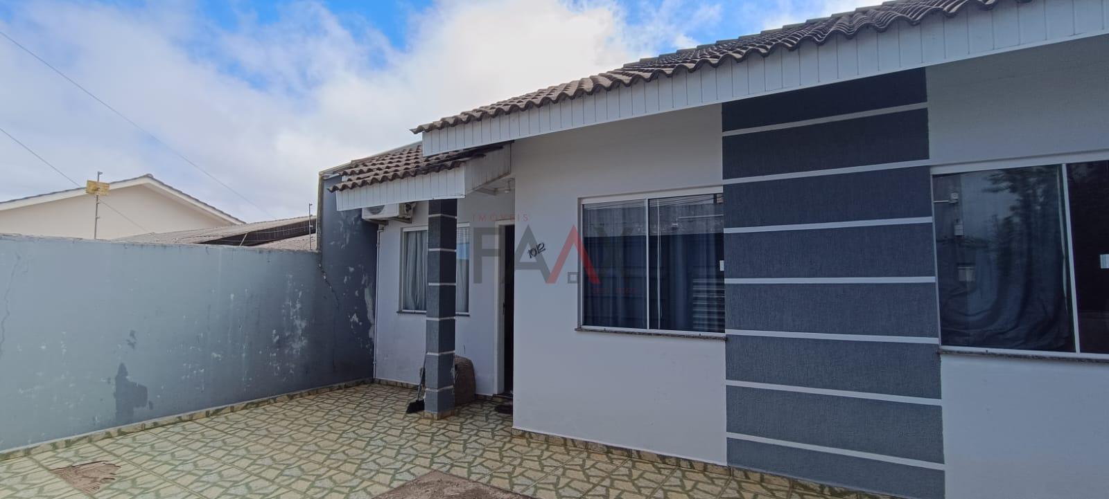 Casa à venda com 3 quartos, 65m² - Foto 1