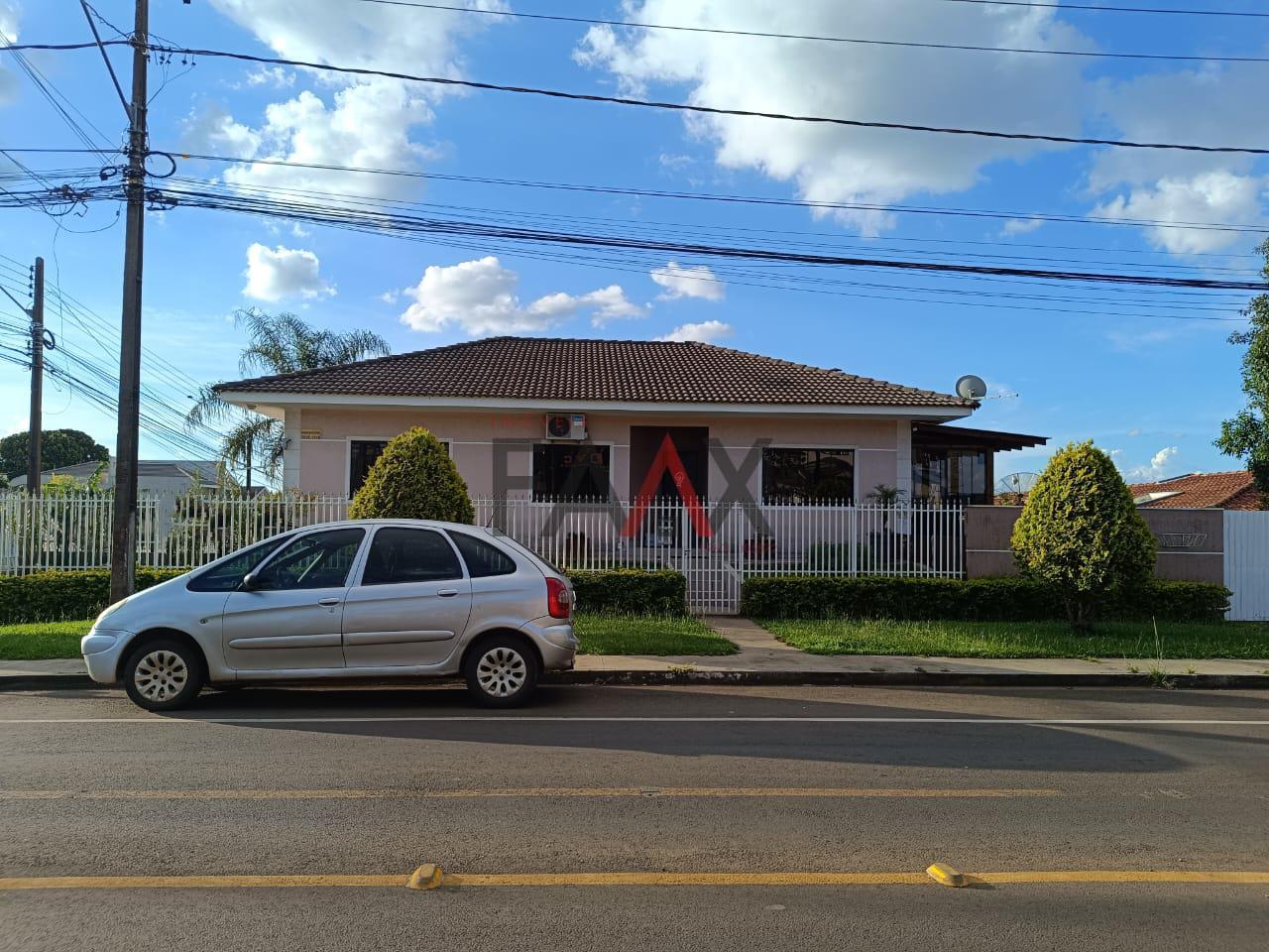 Sobrado para alugar com 2 quartos, 270m² - Foto 1