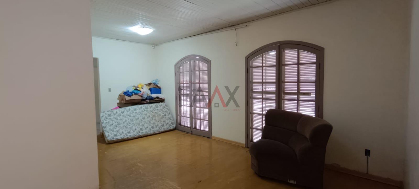 Casa à venda com 4 quartos, 172m² - Foto 2