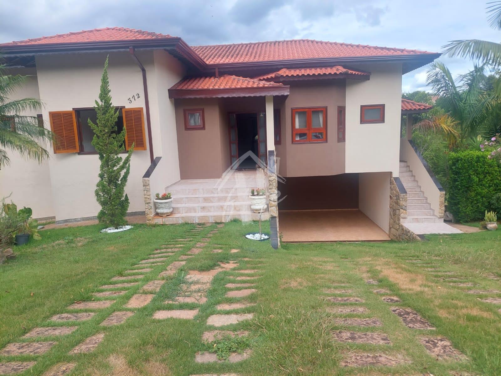 ?tima casa com 360m  localizada no Villagio Morro Alto, Itupev...