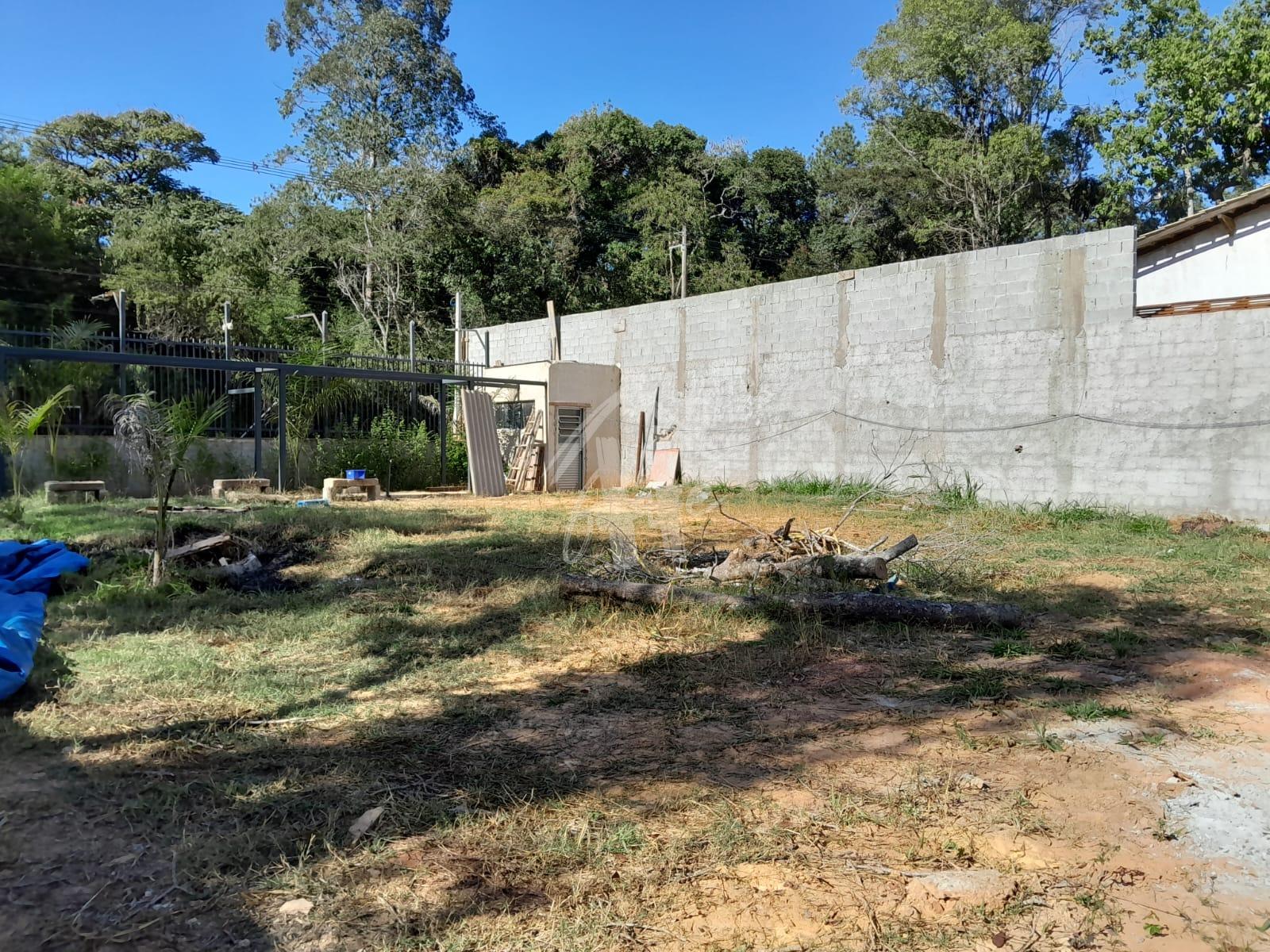 Terreno a venda com 2.700m  localizado no bairro Ch?caras do G...