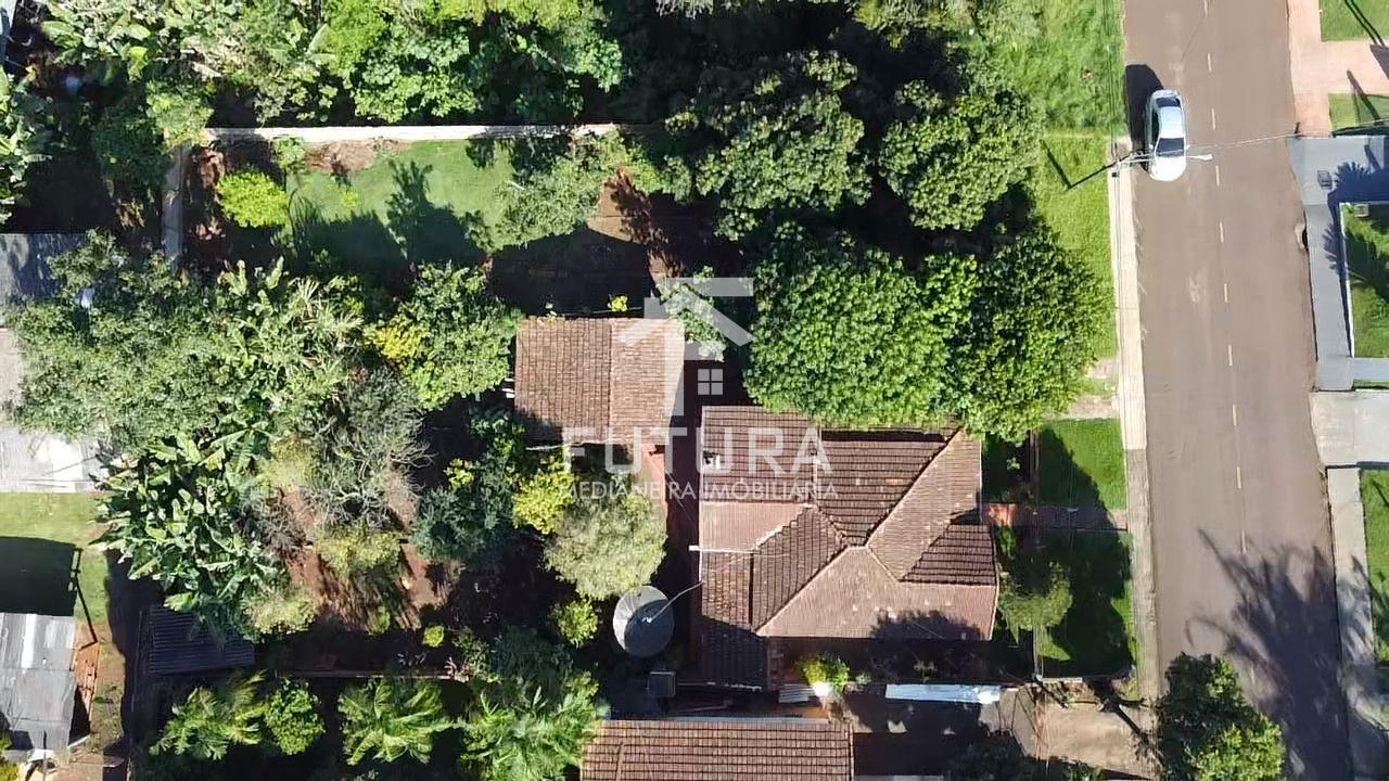 Casa com terreno em excelente localização a venda no  Nazaré em Medianeira-PR