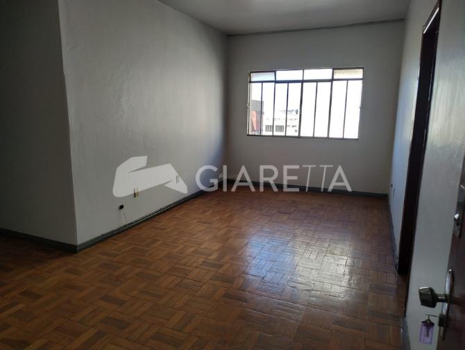 Apartamento para alugar com 2 quartos, 85m² - Foto 3