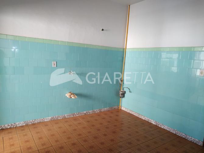 Apartamento para alugar com 2 quartos, 85m² - Foto 9