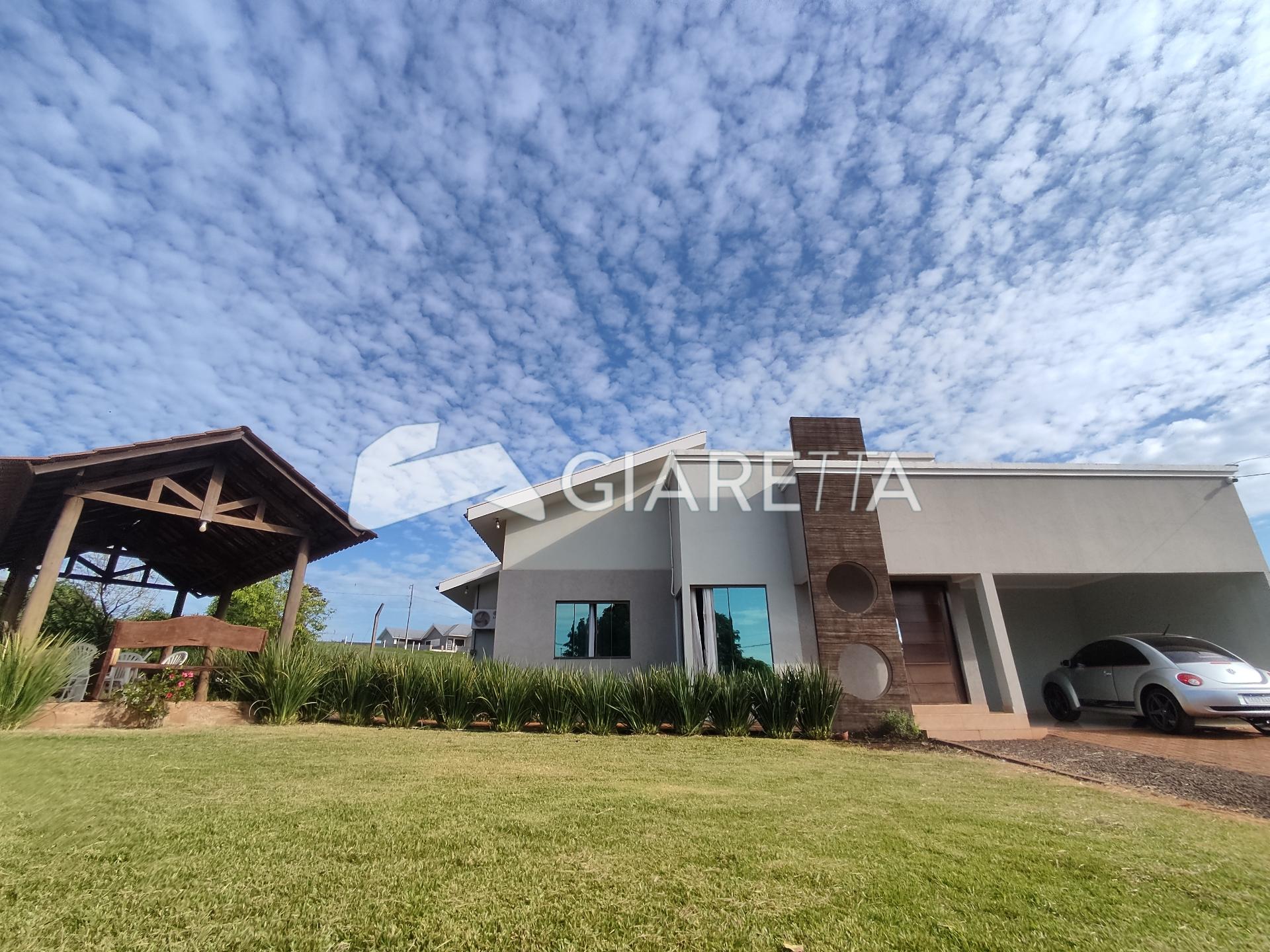 Casa para alugar com 2 quartos, 150m² - Foto 1
