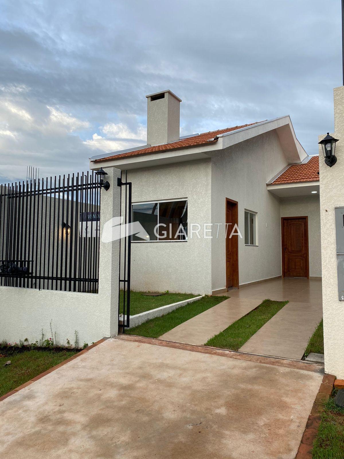 Casa à venda com 2 quartos, 106m² - Foto 1