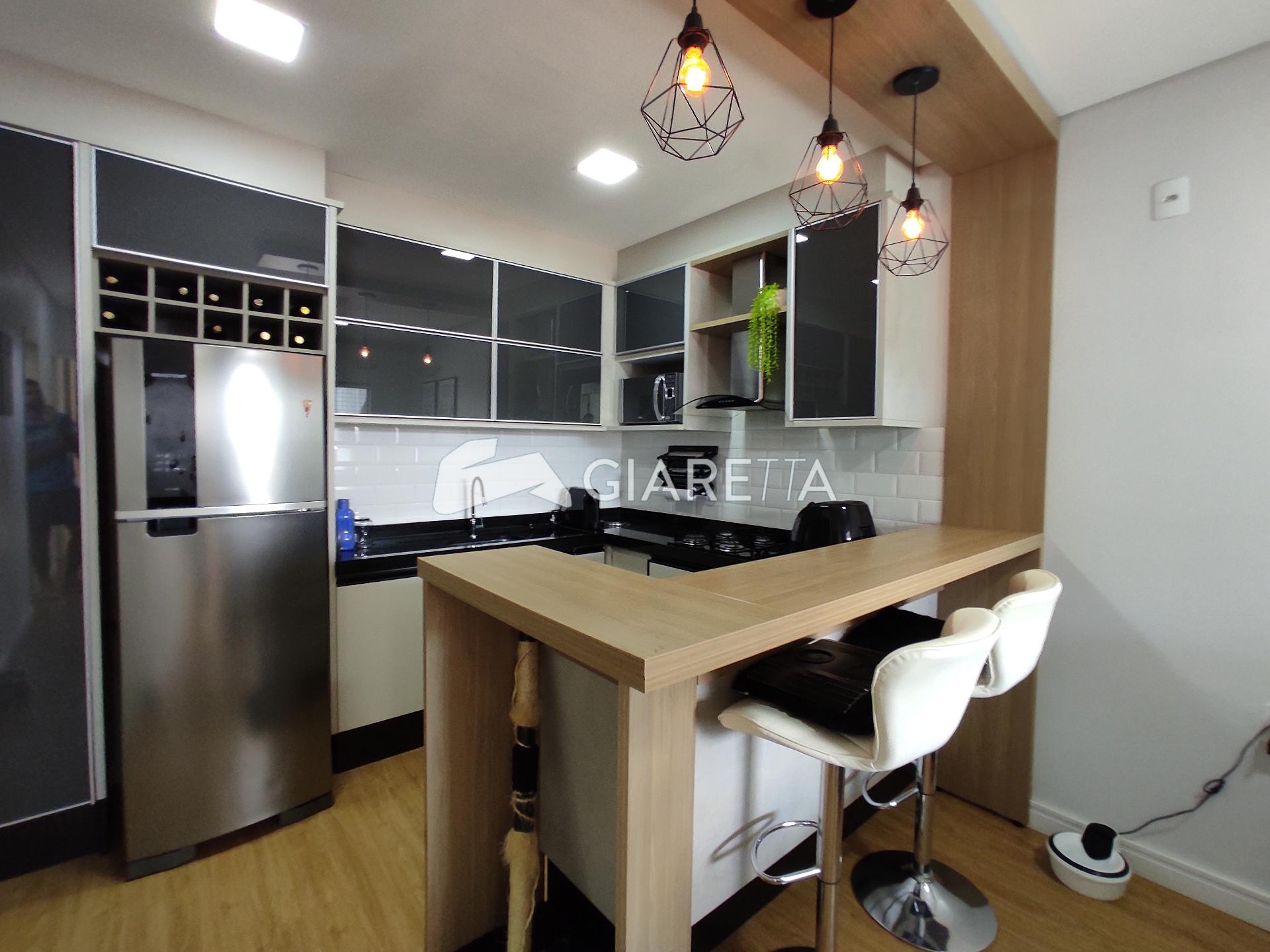 Casa à venda com 2 quartos, 70m² - Foto 2