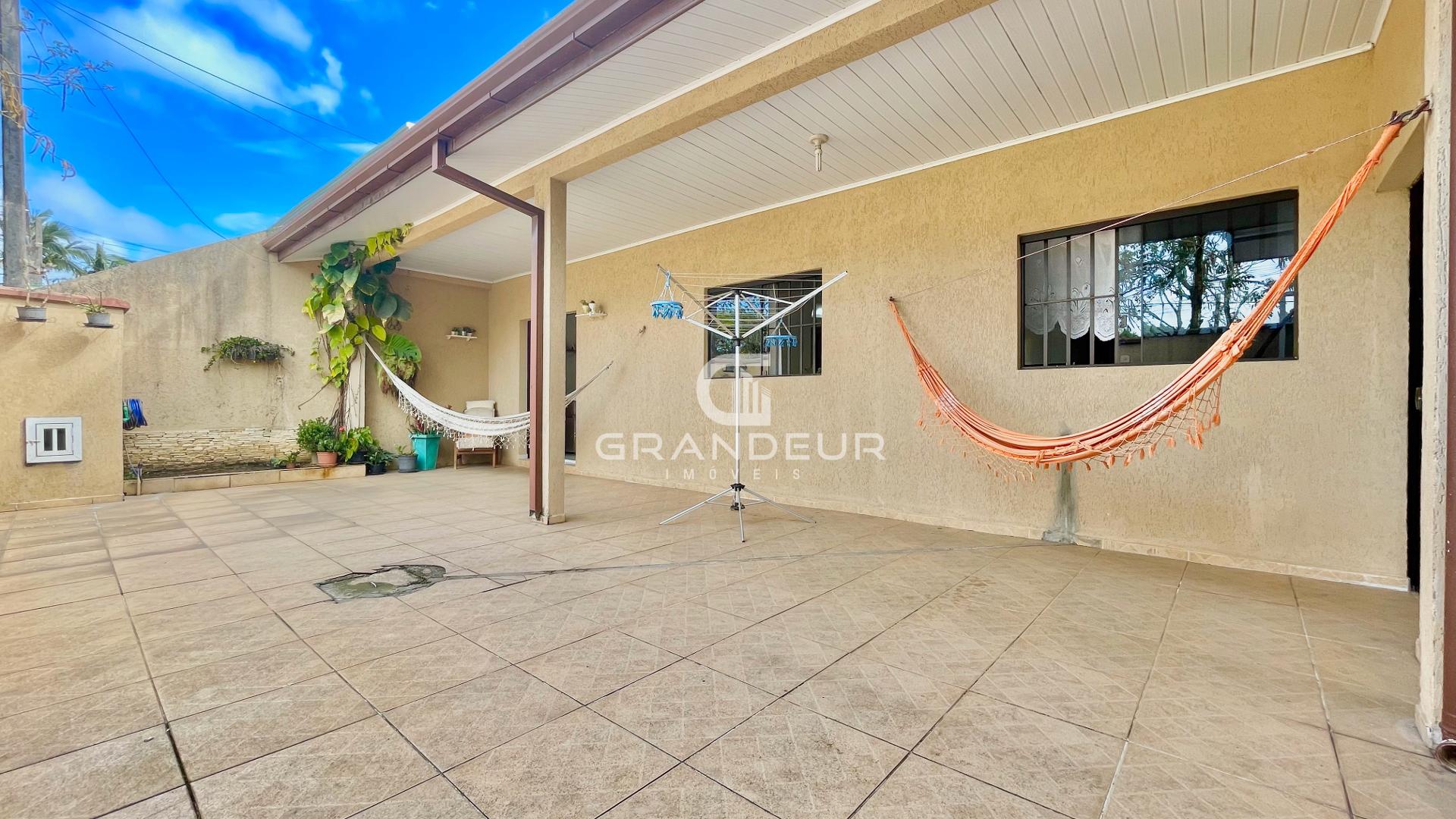 Casa à Venda em Guaratuba-PR  2 Quartos com Churrasqueira e Ga...