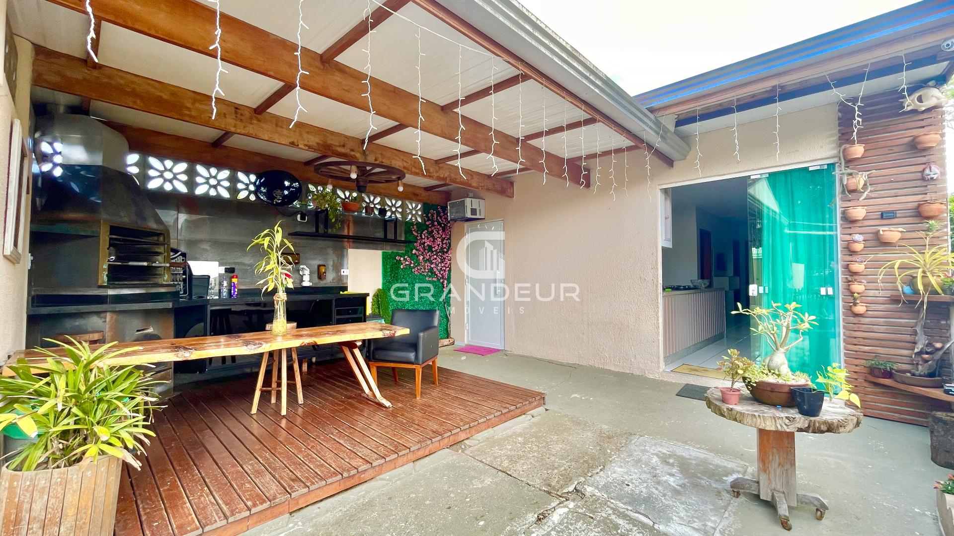 Casa com 3 dormitórios à venda,174.00 m , Balneário Eliana, GU...