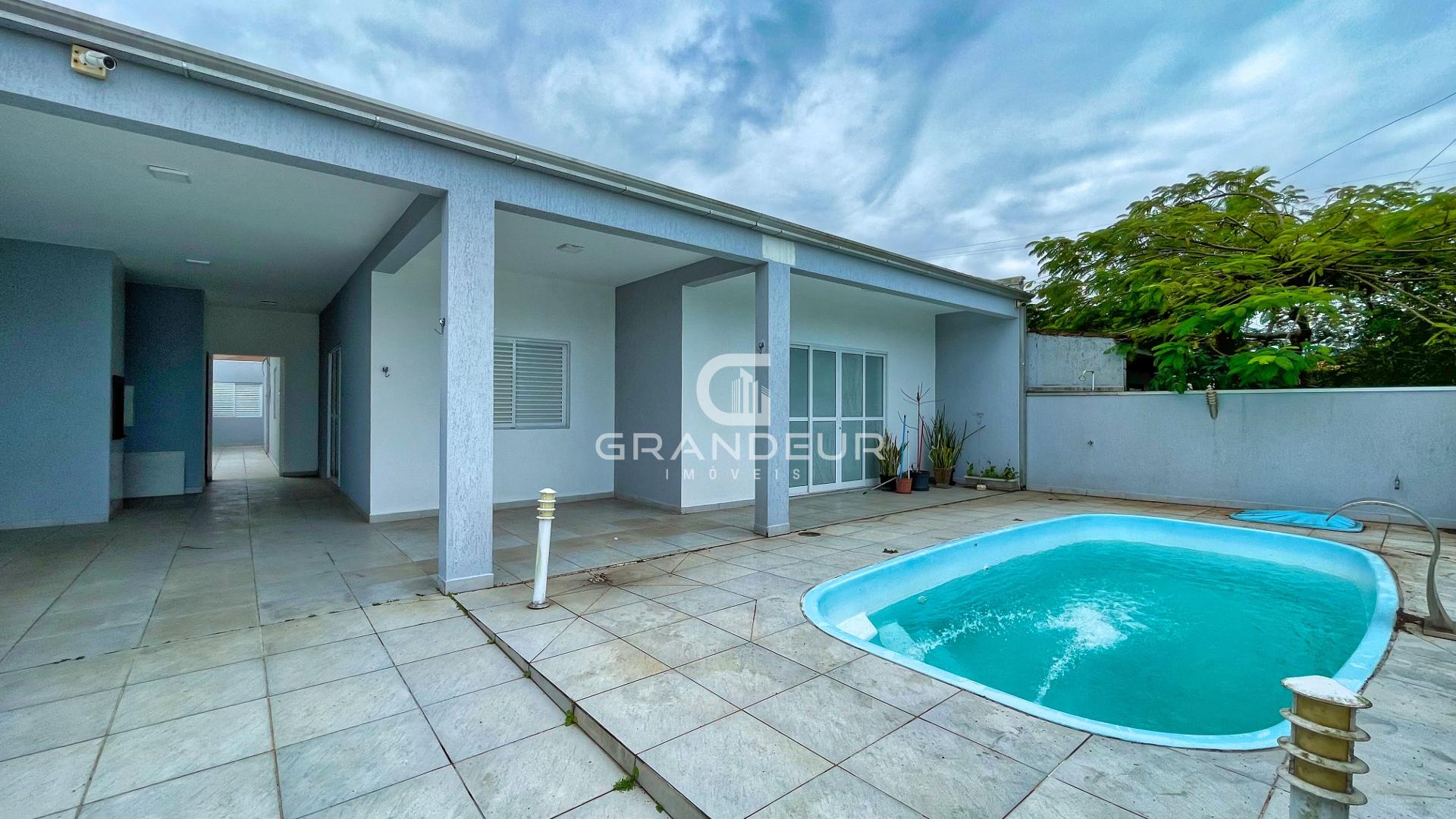 Casa Espaçosa a 250m da Praia em Guaratuba com Piscina, Edícul...