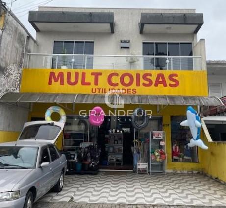 Sobrado com sala comercial à venda no Centro de Guaratuba