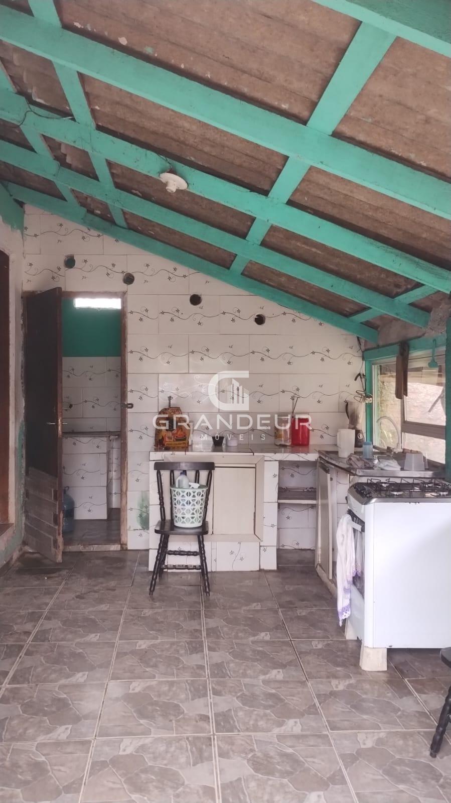 Terreno de 140m  com casa no bairro Piçarras, Guaratuba-PR