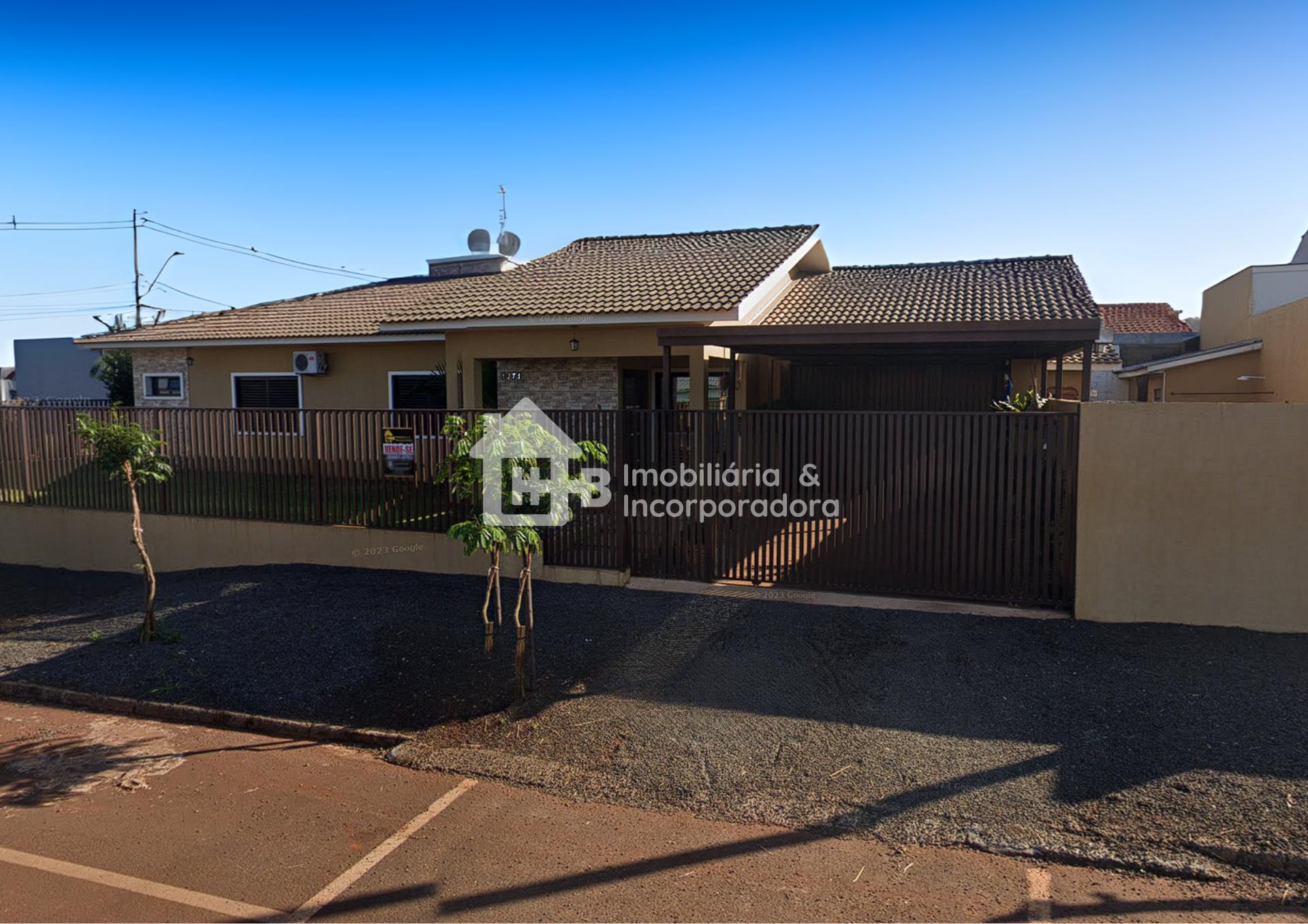 CASA COM PLAYGROUND, PISCINA, PLACAS SOLARES A VENDA EM ITAIPU...