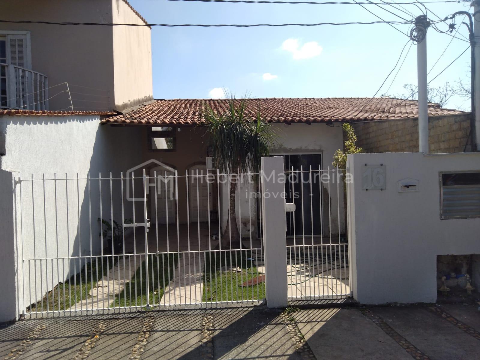 Casa a venda no Jd. Amália em Volta Redonda RJ com dois quartos