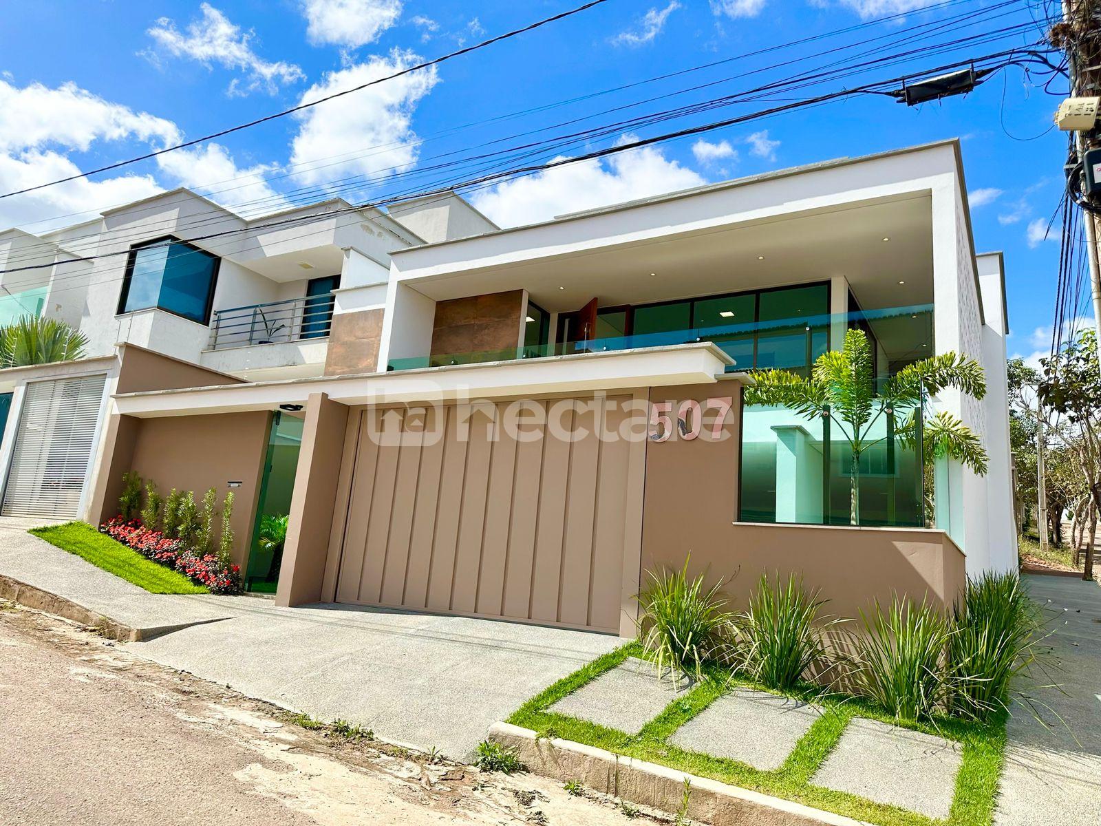 ESSA CASA MARAVILHOSA FICA NO JARDINS, ÓTIMA LOCALIZAÇÃO EM UM DOS BAIRROS MAIS