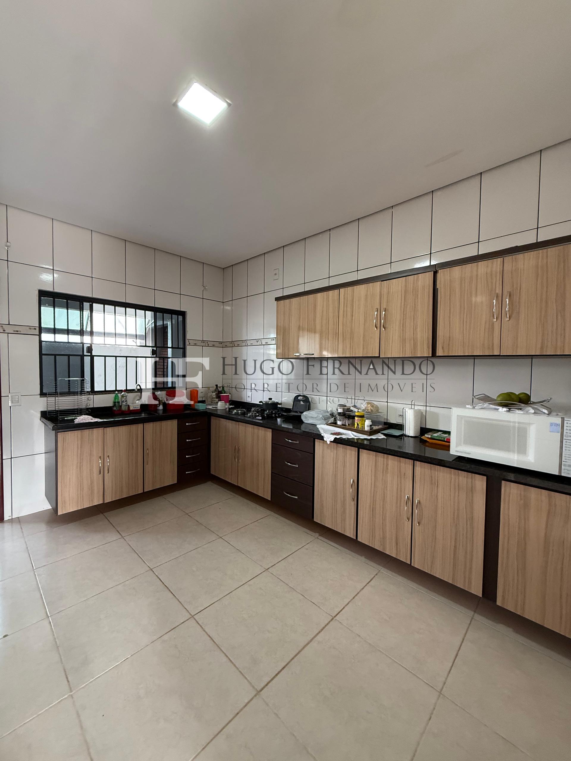 Casa e Ponto Comercial à Venda Bairro Jequitibá