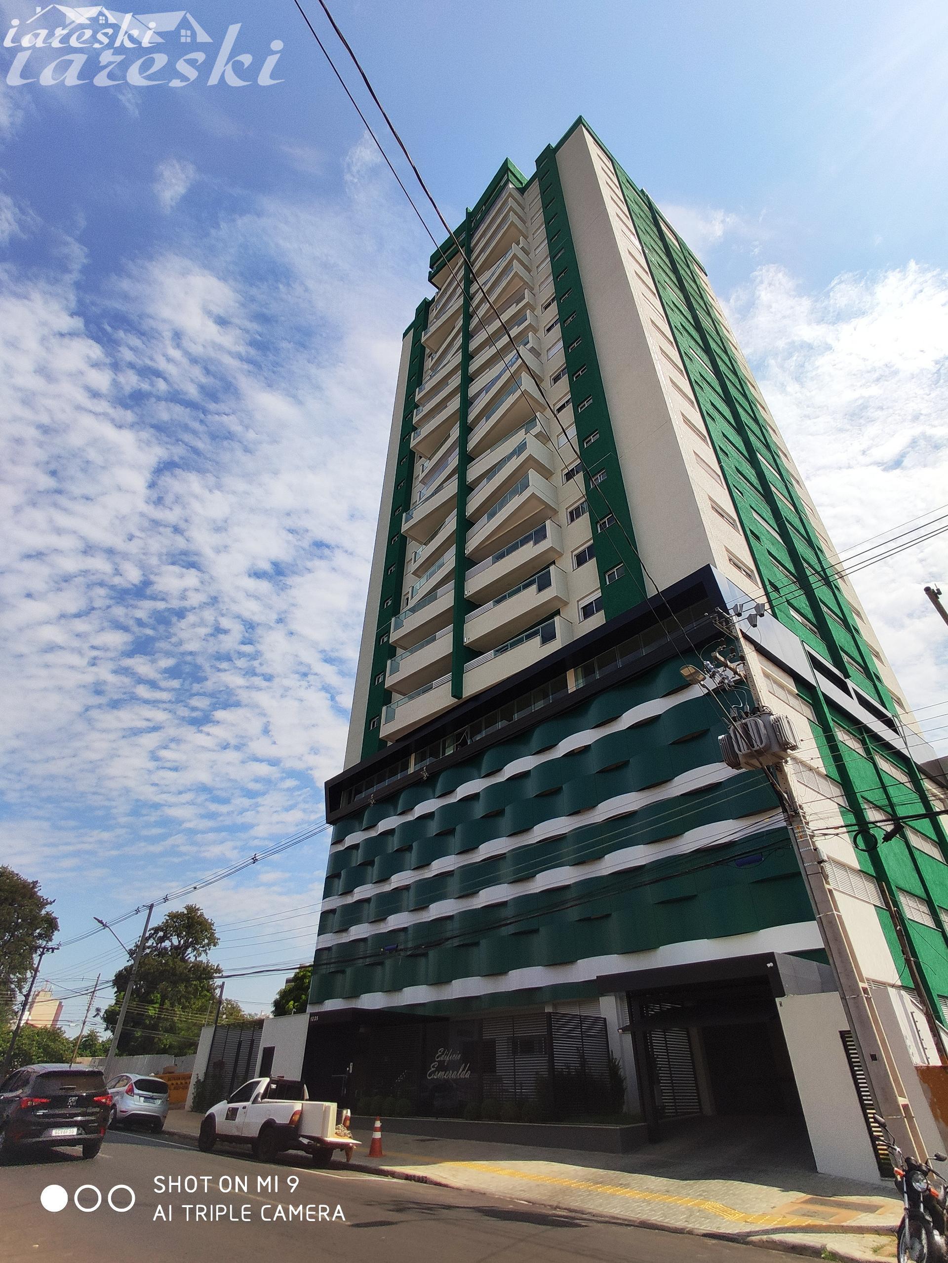 Apartamento com 3 dormitórios à venda no Residencial Esmeralda em Foz do Iguaçu  