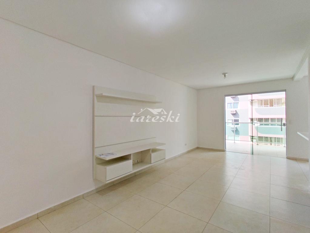 Apartamento com 3 dormitórios para venda, Edifício Gênova em F...