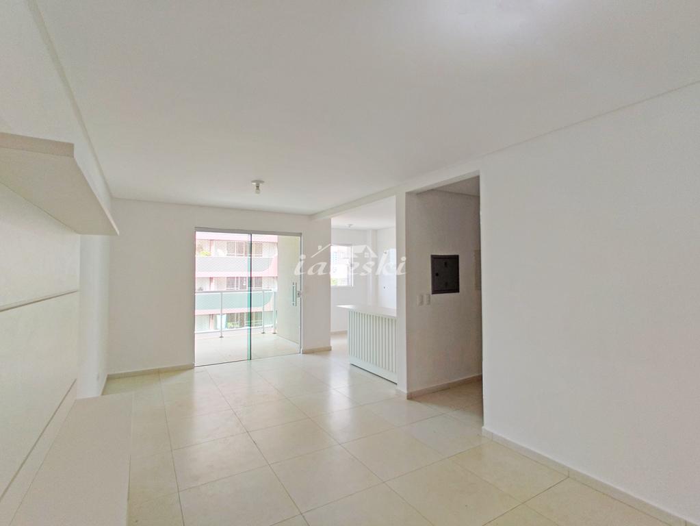 Apartamento com 3 dormitórios para venda, Edifício Gênova em F...