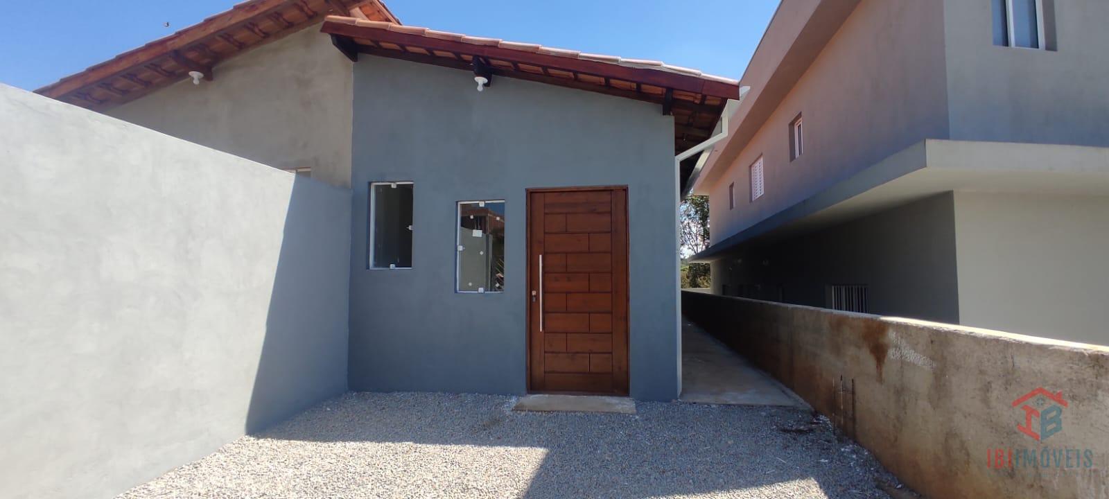 Linda casa novA à venda, loteamento completo e próximo ao cent...