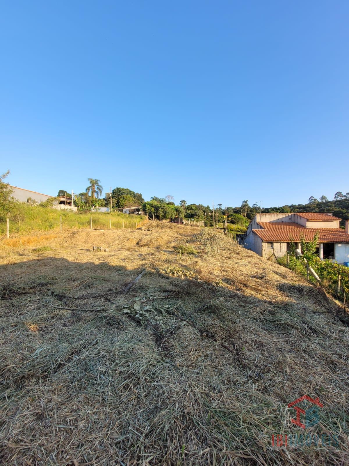 Terreno á venda em loteamento próximo ao centro da cidade de I...