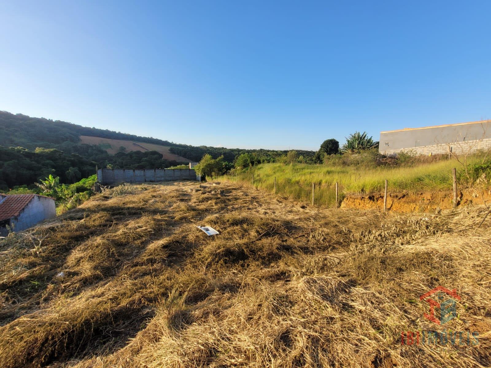 Terreno á venda em loteamento próximo ao centro da cidade de I...