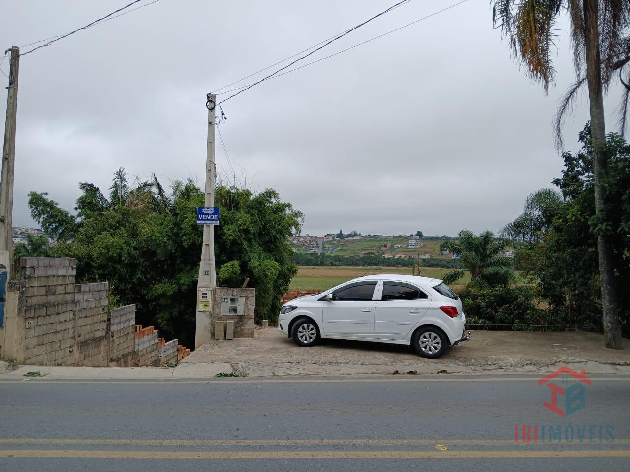 Salão Comercial de frente para Rodovia - ótima localização 