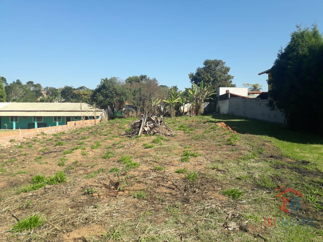 Terreno dentro de loteamento fechado a 2km do centro da cidade...