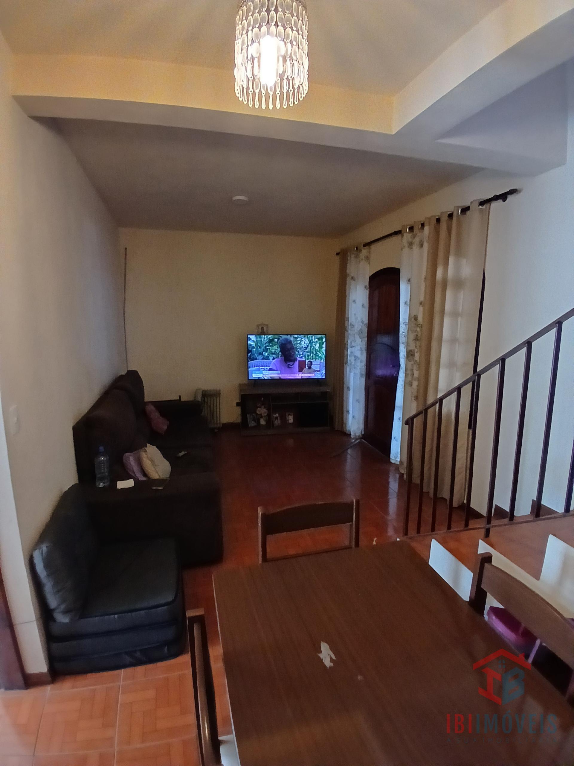 Sobrado na região central de Ibiúna 