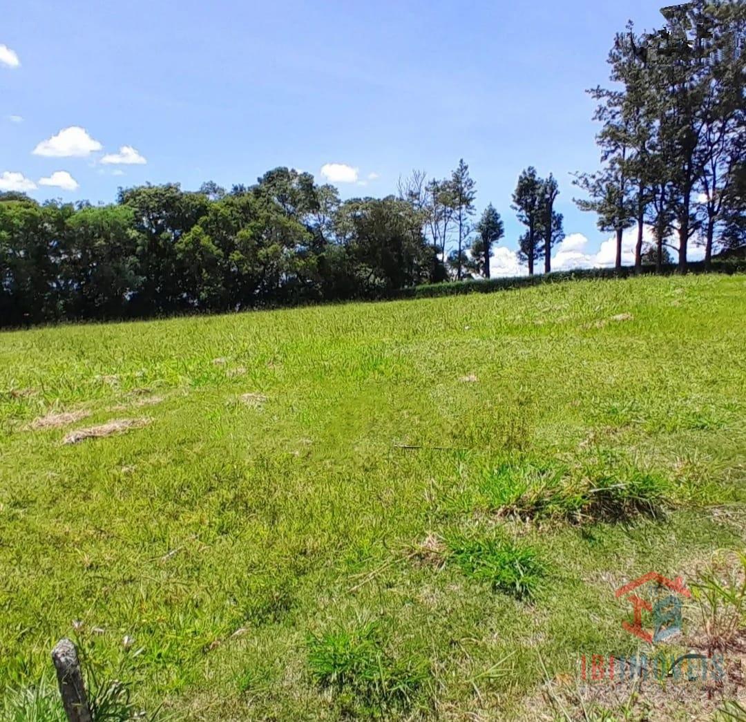 Terreno pr?ximo ao centro da cidade de Ibi?na SP.