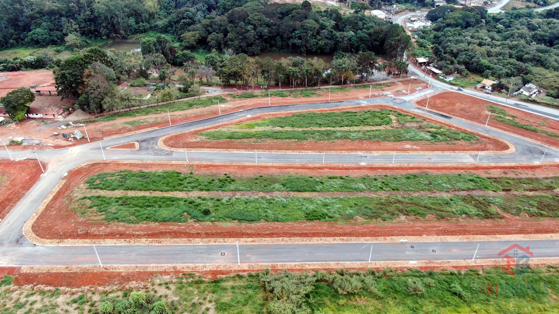 Terreno próximo ao centro da cidade de Ibiúna SP.