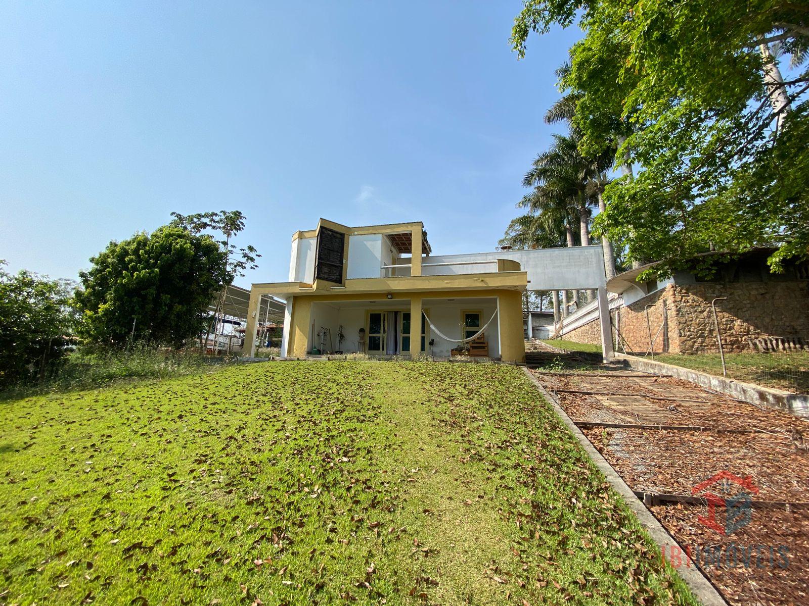 Casa a venda dentro de condomínio a 2km do centro da cidade de...