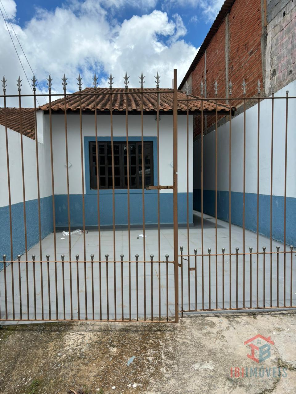 Casa a venda próximo ao centro da cidade de Ibiúna SP.