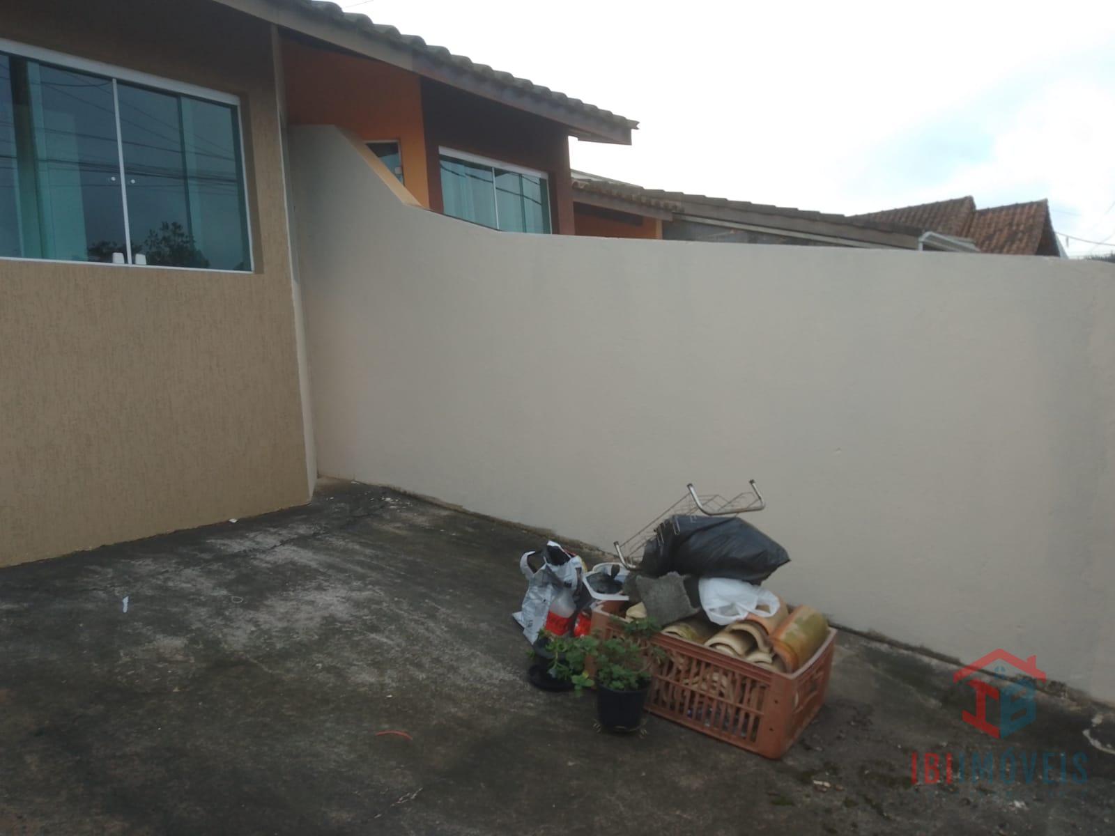 Linda casa em loteamento a 1,5km do centro da cidade de Ibiúna SP