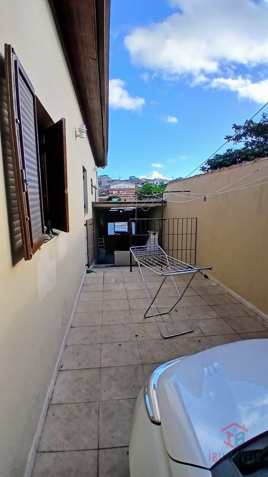 Oportunidade Ibiúna Casa no centro para comércio ou moradia.