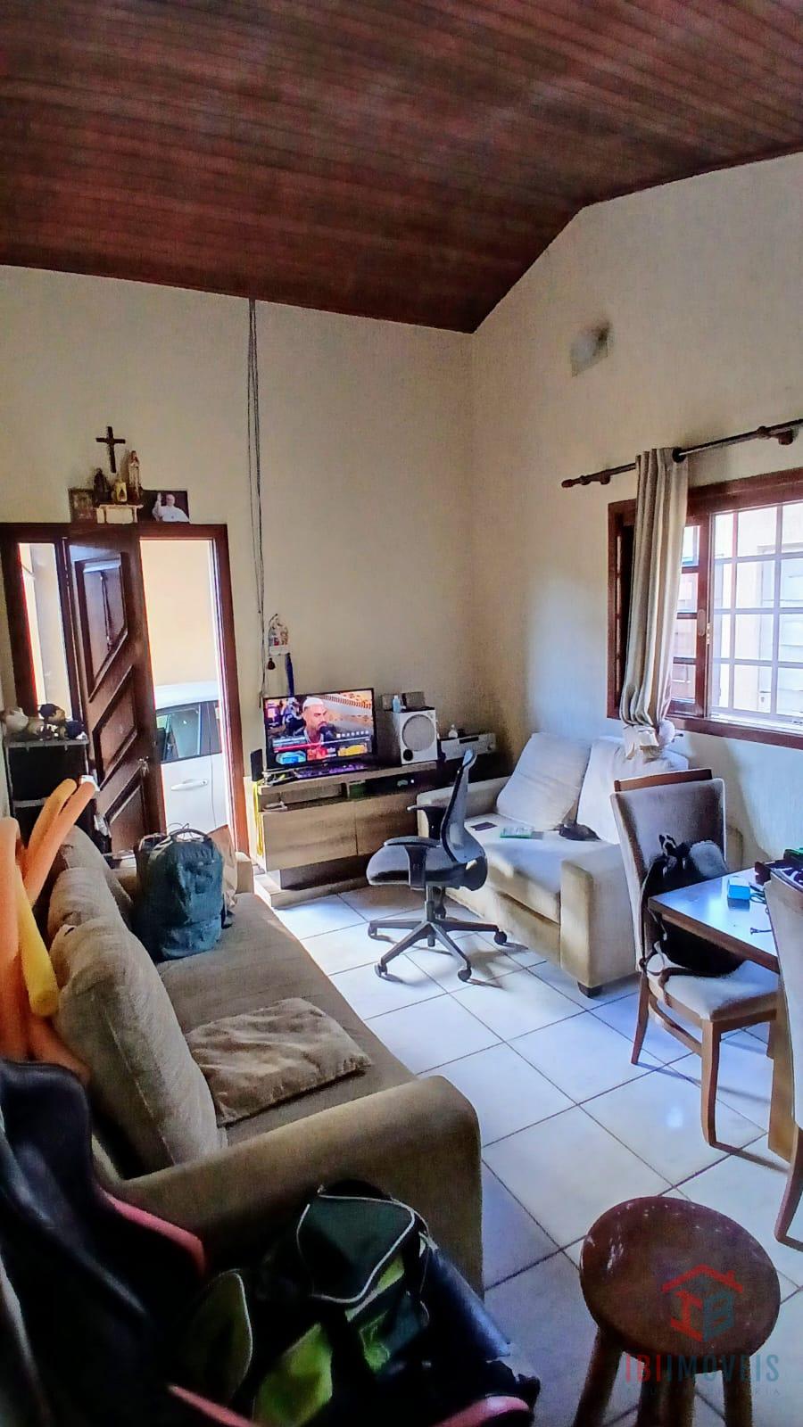 Oportunidade Ibiúna Casa no centro para comércio ou moradia.