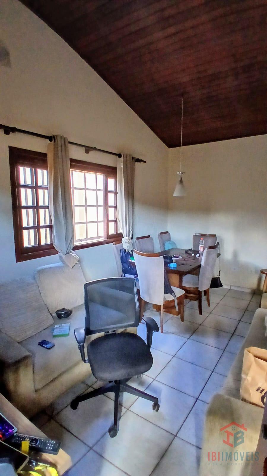 Oportunidade Ibiúna Casa no centro para comércio ou moradia.