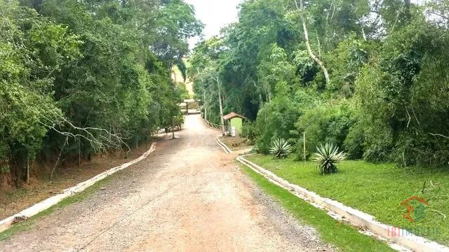 Terreno à venda em condomínio fechado já com dois platô pronto...