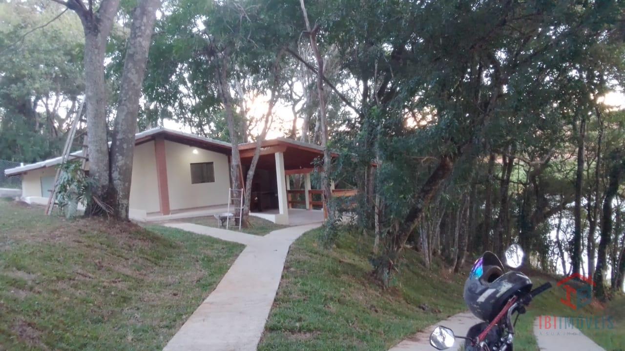 Chácara pé na água na represa Itupararanga em Ibiúna SP
