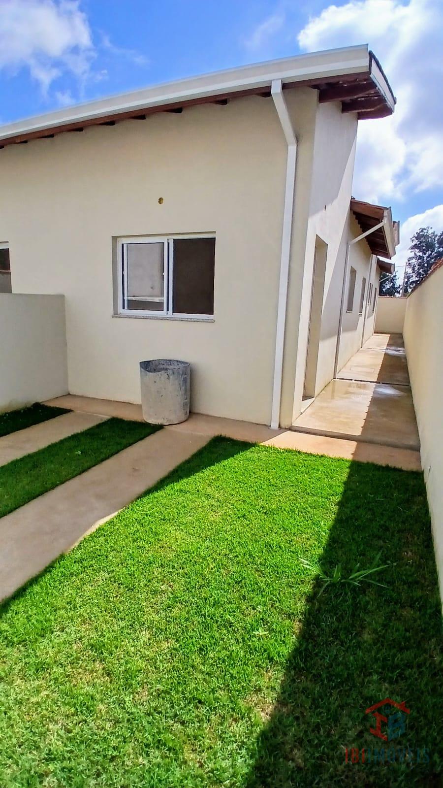 Casa em bairro planejado - aceita financiamento bancário.