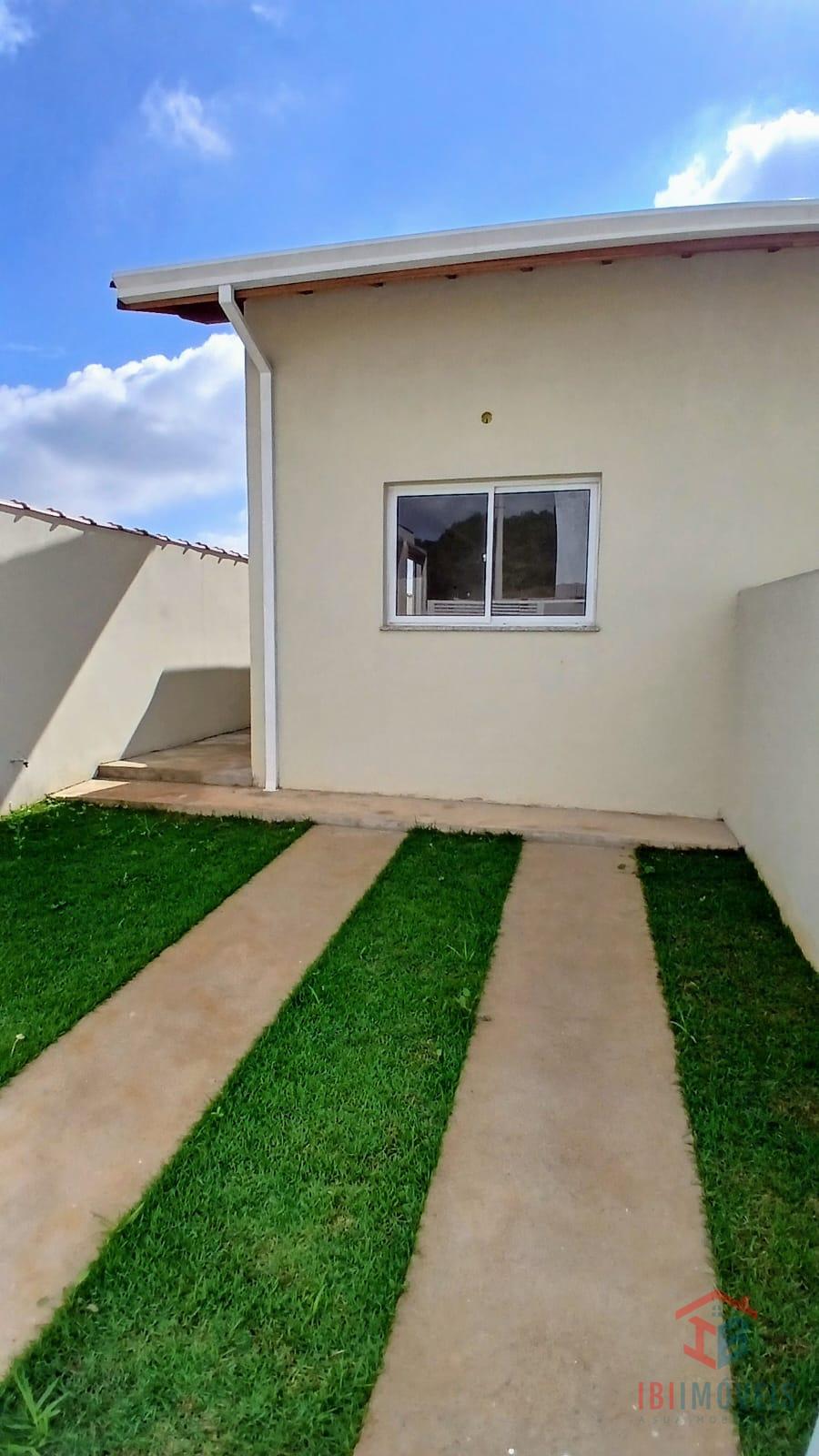 Casa em bairro planejado - aceita financiamento bancário.