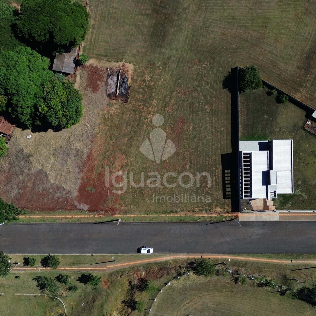 Terreno com 300m  em frente ao pesque pague Kipeixe em Três La...