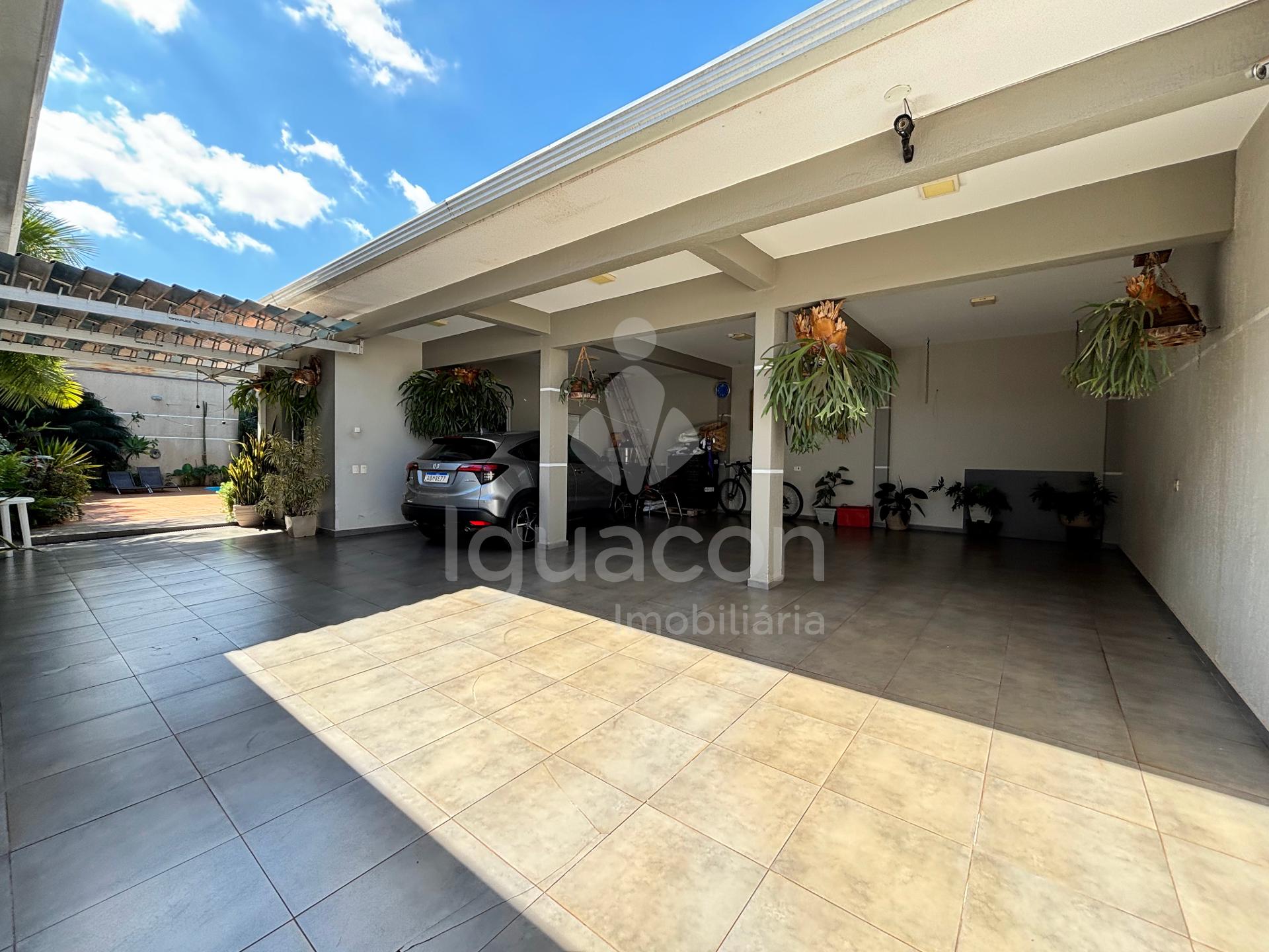 Sobrado Semi Mobiliado com 04 Suites e Piscina no Jardim Central
