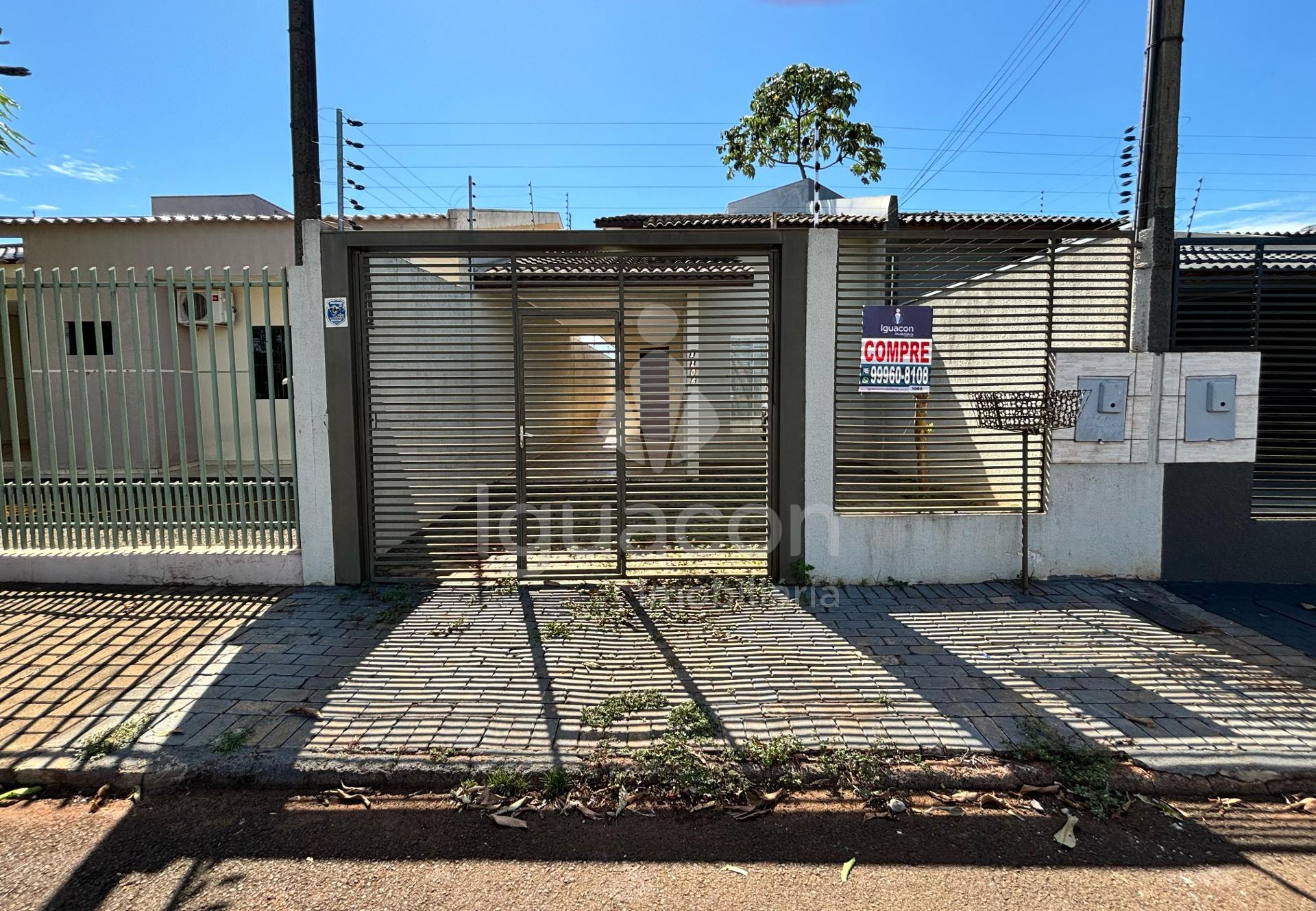 Casa com 02 Dormitórios sendo 01 Suite e Churrasqueira com Pis...